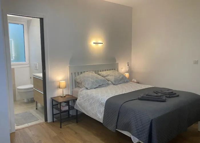 Chambre & Salle De Bain Privative Chez L\'Habitant ,Bord De Mer, Vue Mer ,, Private Room & Bathroom At Inhabitant\'S House, Seaside, Sea View