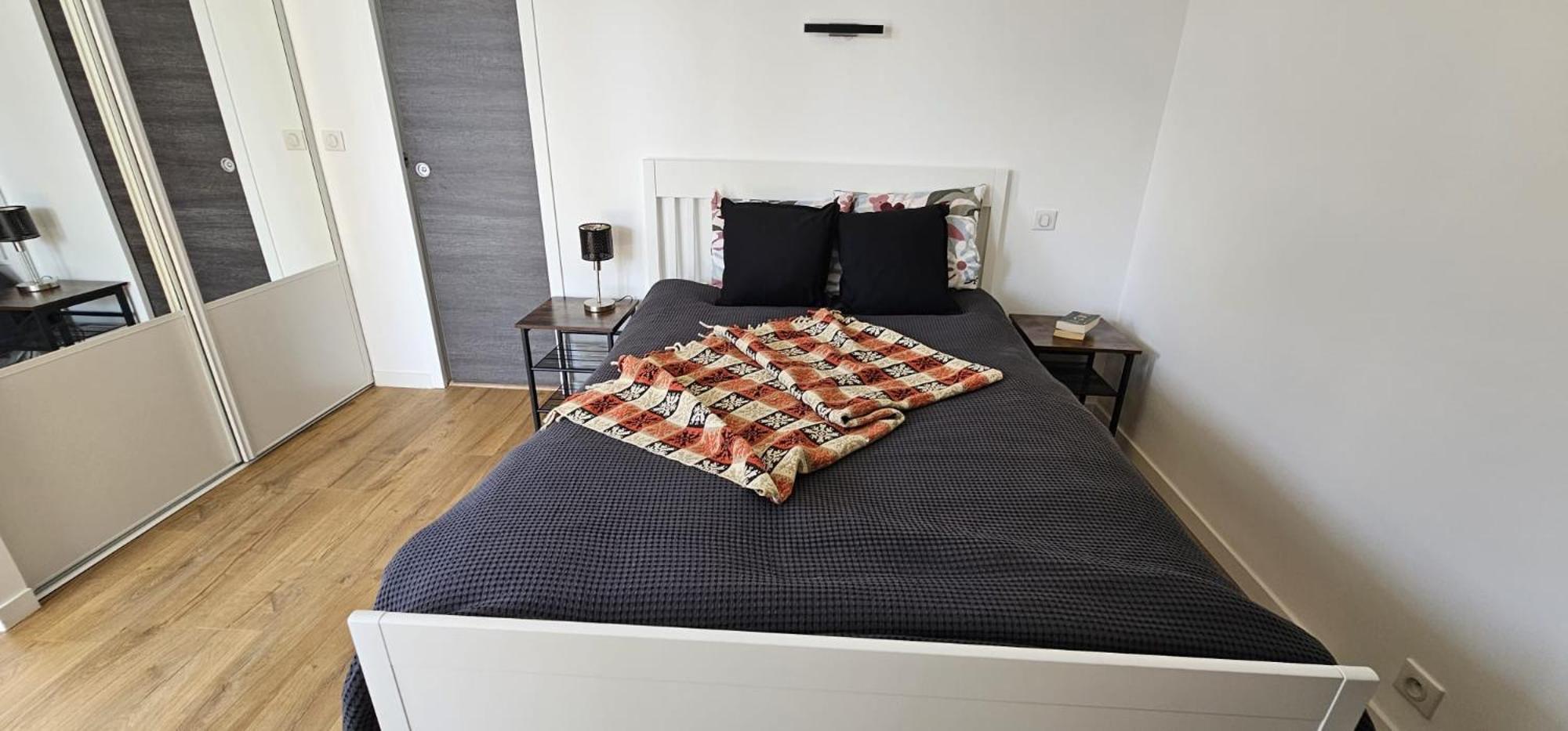 & Salle De Bain Privative ,bord De Mer, Vue ,, Private & Bathroom At Inhabitant's House, Seaside, Sea View