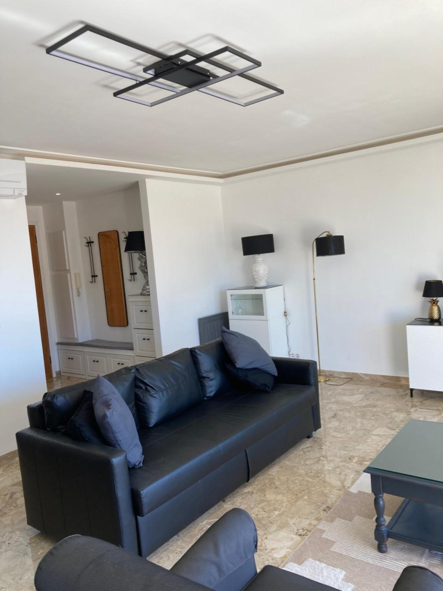 & Salle De Bain Privative ,bord De Mer, Vue ,, Private & Bathroom At Inhabitant's House, Seaside, Sea View Habitación en casa particular Cannes